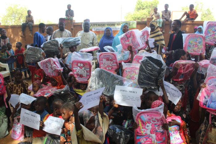 Une première opération #1Enfant1Cartable réalisée avec succès à Niamey (Niger)! 🎒